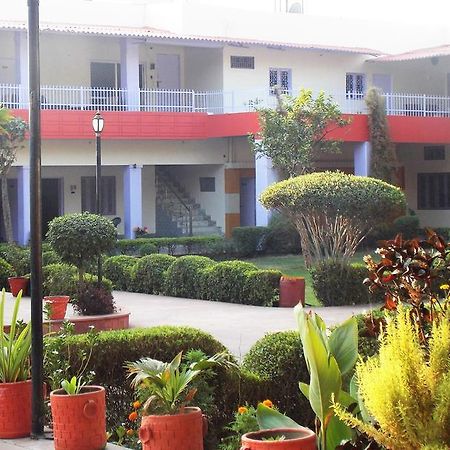 Hotel Goverdhan Tourist Complex Fatehpur Sīkri Екстериор снимка