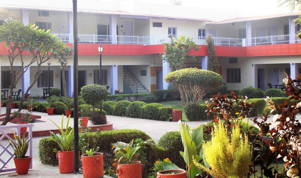Hotel Goverdhan Tourist Complex Fatehpur Sīkri Екстериор снимка
