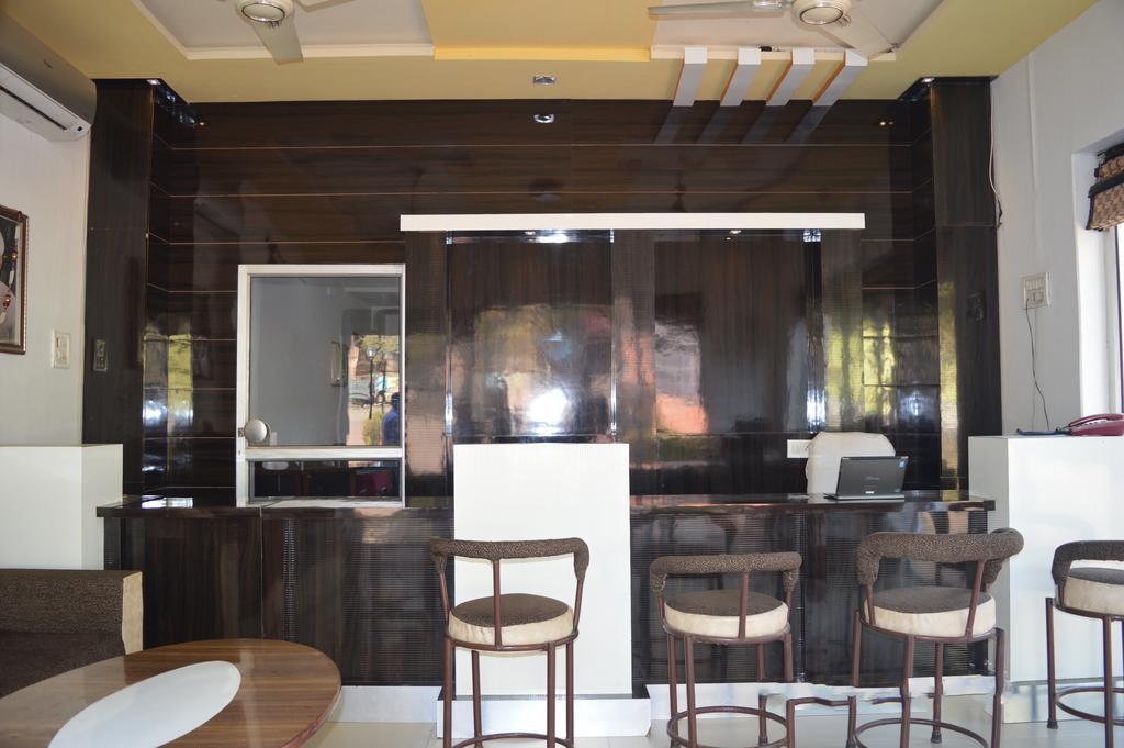 Hotel Goverdhan Tourist Complex Fatehpur Sīkri Екстериор снимка