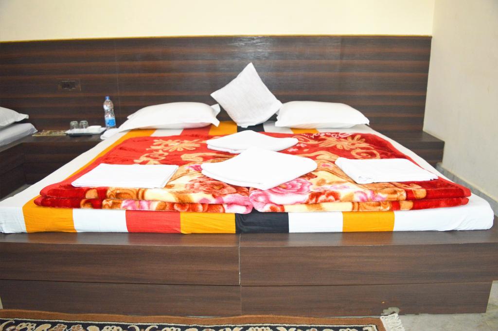 Hotel Goverdhan Tourist Complex Fatehpur Sīkri Екстериор снимка